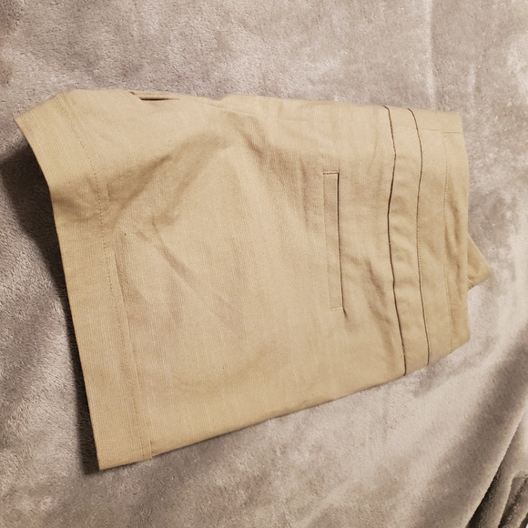 Shorts - Picture 2 of 3